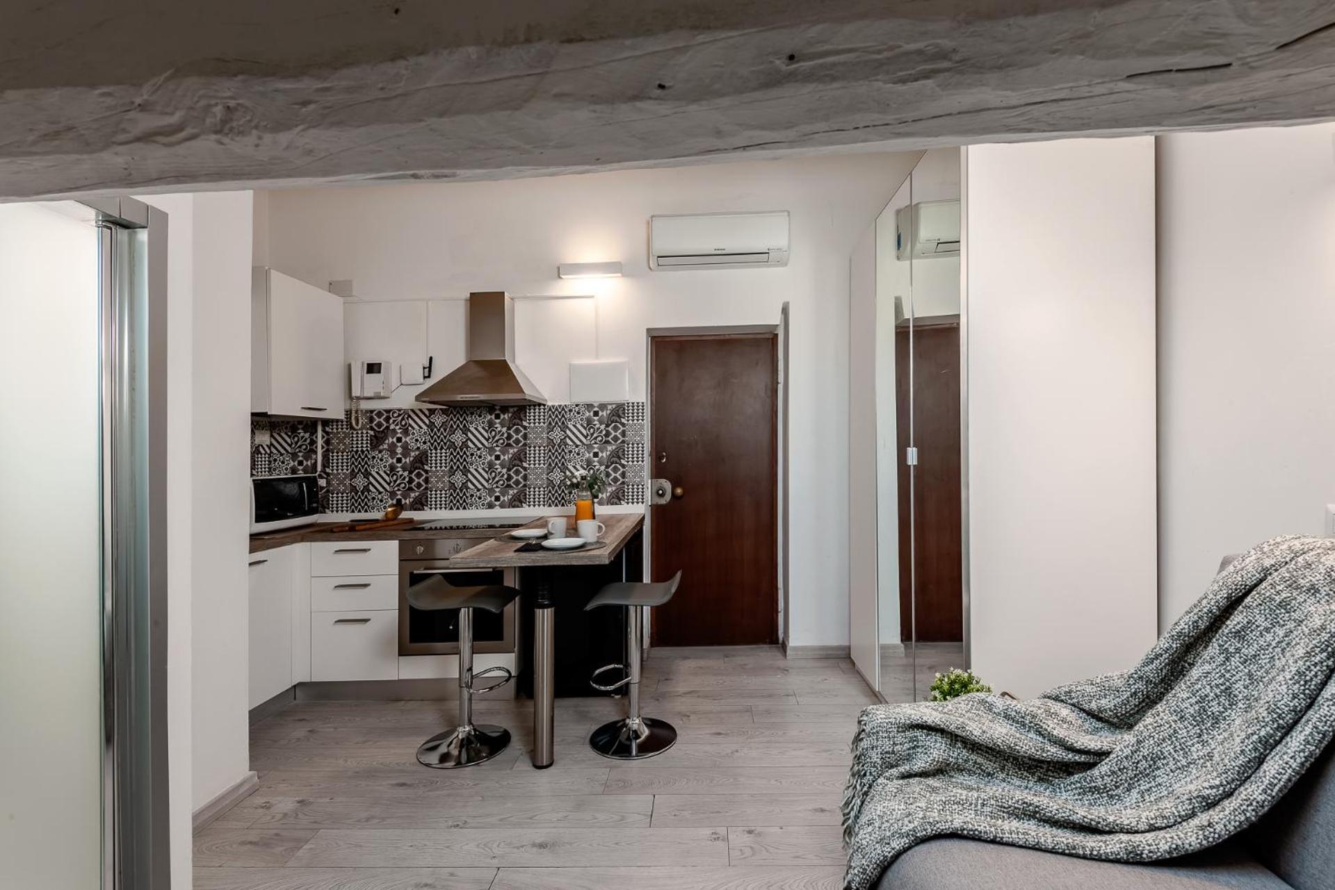 Stayeasy Corso 9 - Attic Milan