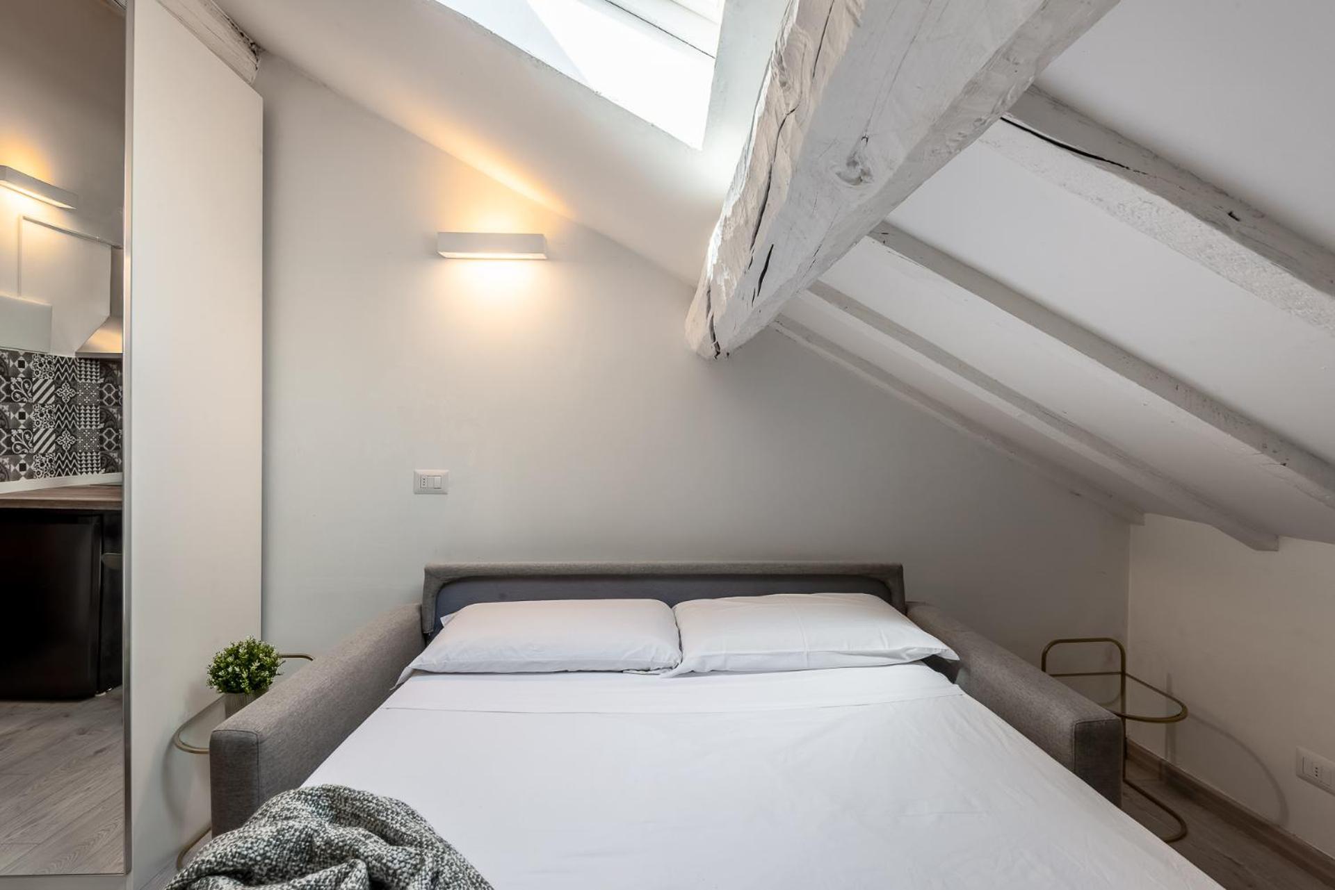 Stayeasy Corso 9 - Attic